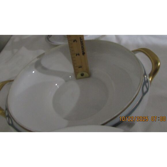 Meito China serving pieces covered dish and gravy boat with under plate Helena - Picture 8 of 9